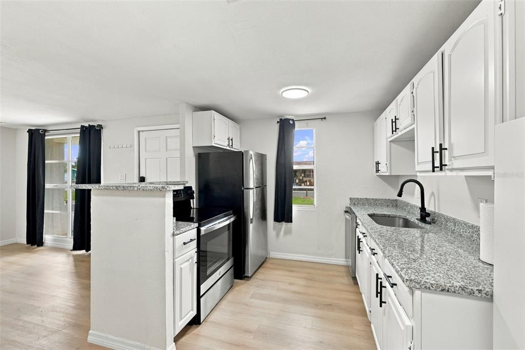 For Sale: $319,900 (4 beds, 2 baths, 1324 Square Feet)