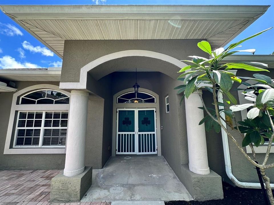 En Venta: $299,000 (3 camas, 2 baños, 1830 Pies cuadrados)