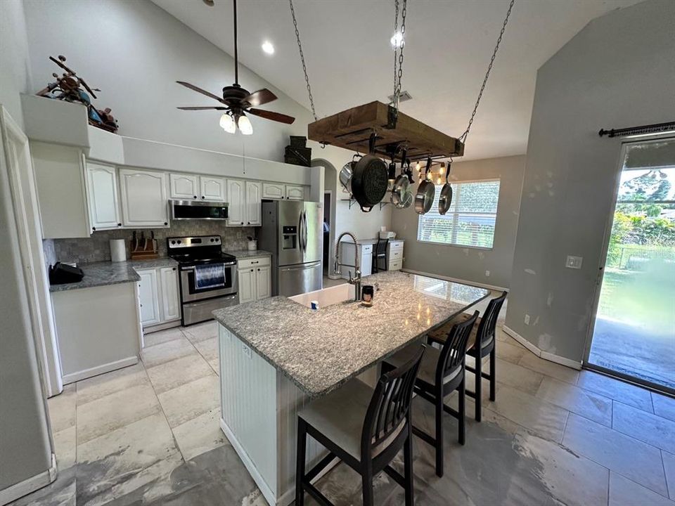 En Venta: $299,000 (3 camas, 2 baños, 1830 Pies cuadrados)