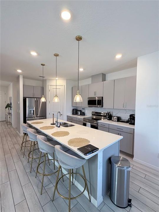For Rent: $2,500 (3 beds, 2 baths, 2280 Square Feet)