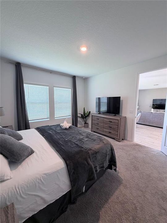 For Rent: $2,500 (3 beds, 2 baths, 2280 Square Feet)