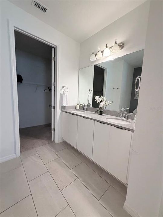 For Rent: $2,500 (3 beds, 2 baths, 2280 Square Feet)