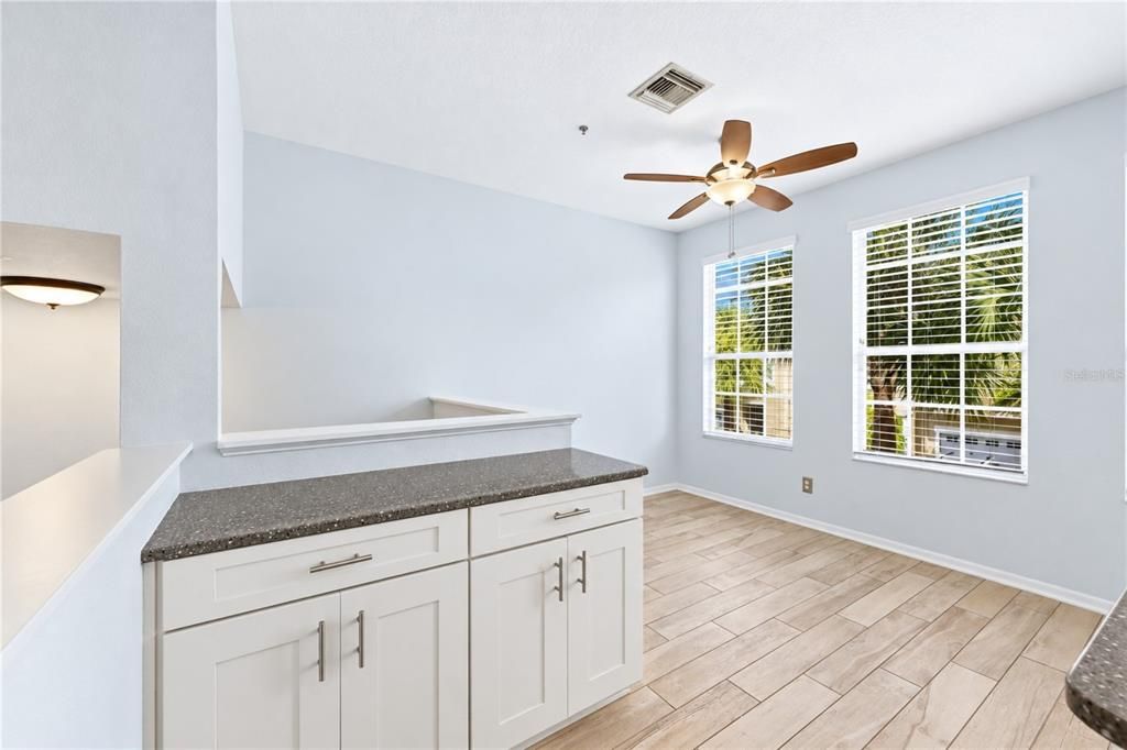 : $435,000 (3 camas, 2 baños, 1714 Pies cuadrados)