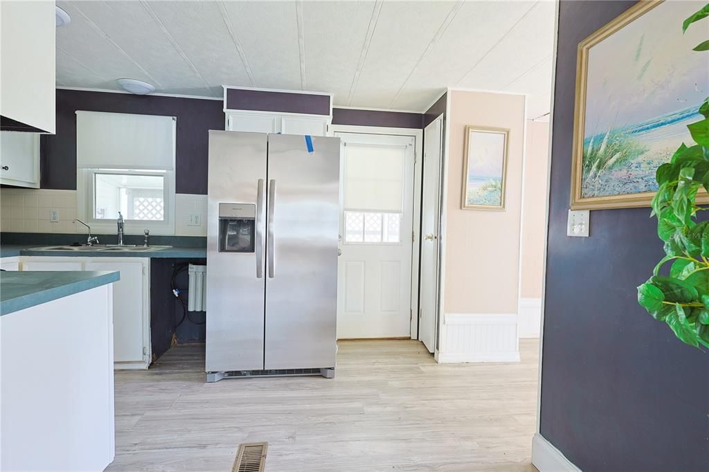 For Sale: $130,000 (2 beds, 2 baths, 864 Square Feet)