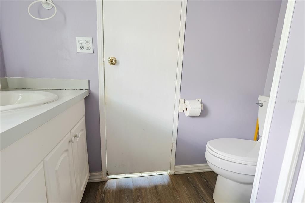 For Sale: $130,000 (2 beds, 2 baths, 864 Square Feet)