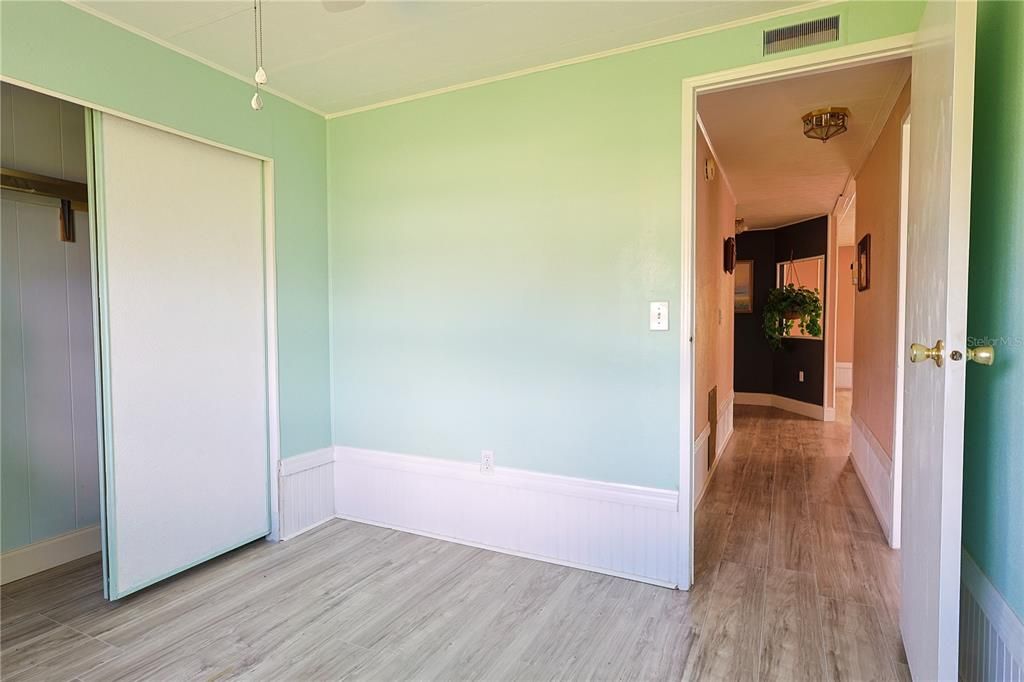 For Sale: $130,000 (2 beds, 2 baths, 864 Square Feet)
