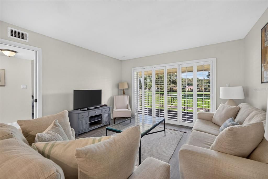 For Sale: $270,000 (3 beds, 3 baths, 1519 Square Feet)