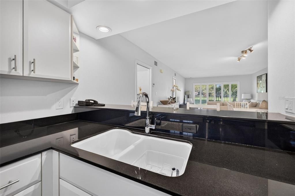 For Sale: $270,000 (3 beds, 3 baths, 1519 Square Feet)