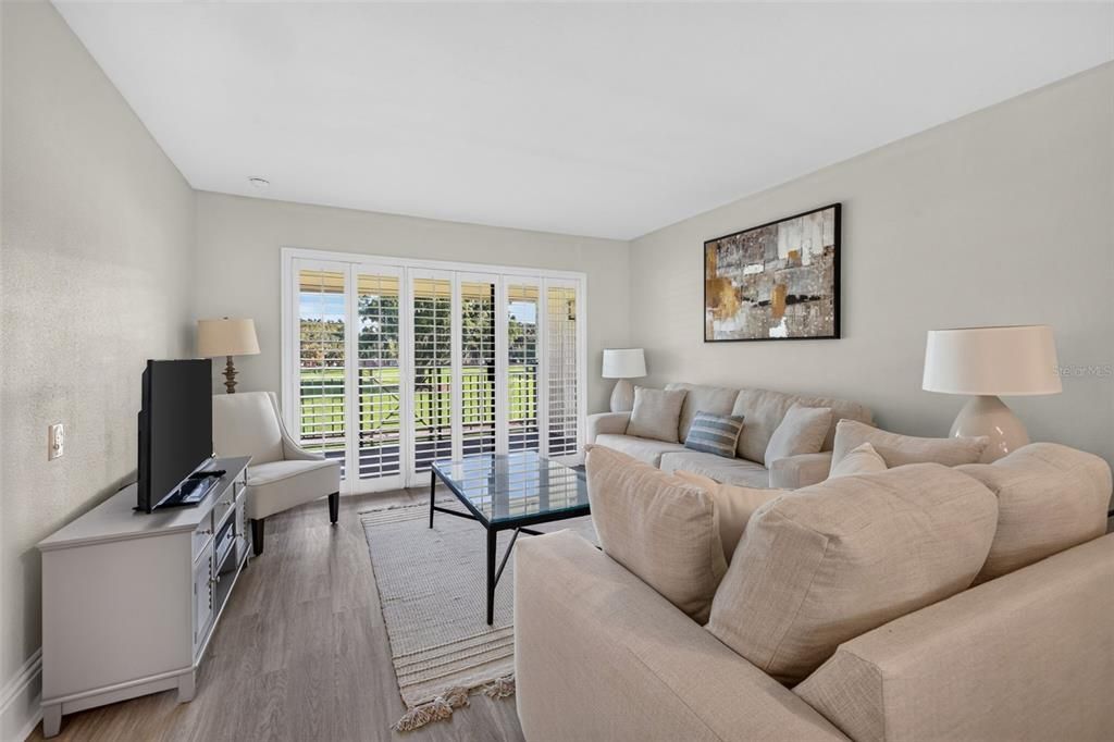 For Sale: $270,000 (3 beds, 3 baths, 1519 Square Feet)