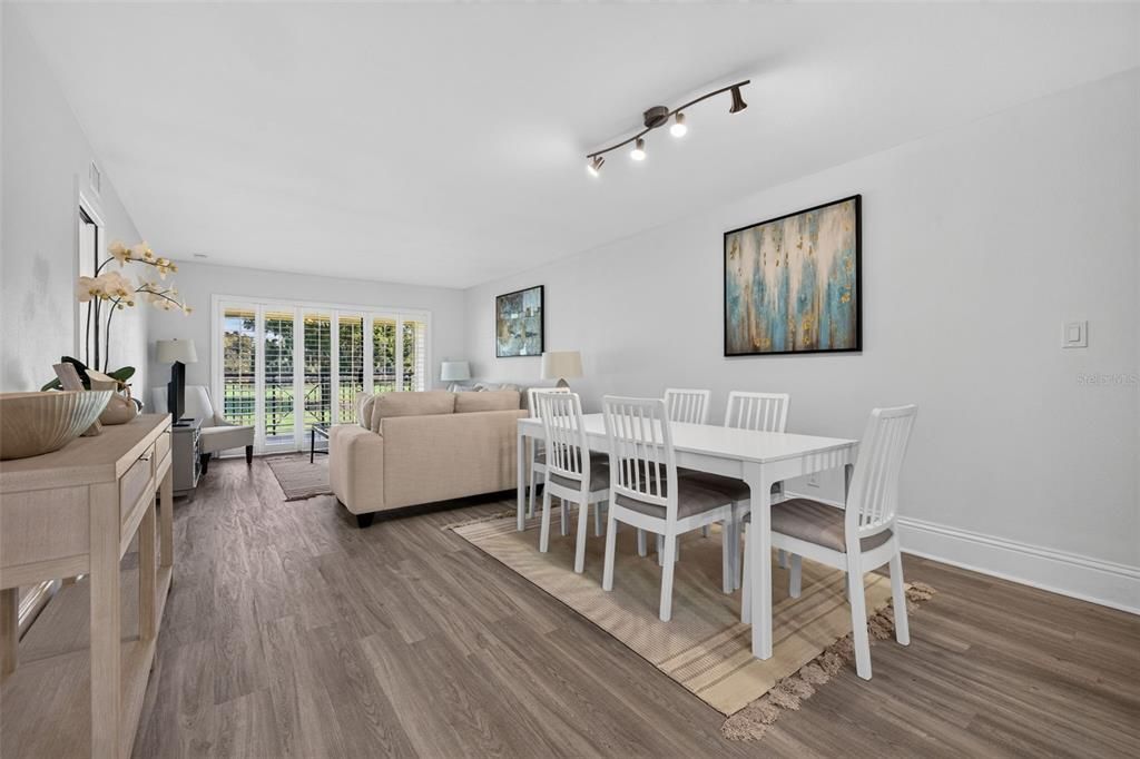 For Sale: $270,000 (3 beds, 3 baths, 1519 Square Feet)