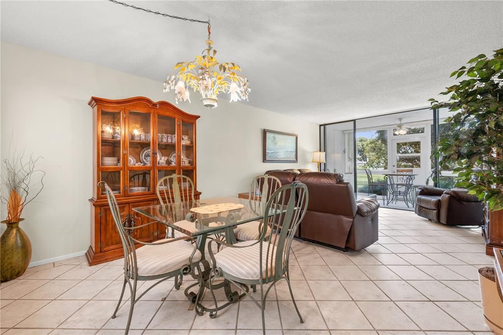En Venta: $195,000 (2 camas, 1 baños, 880 Pies cuadrados)