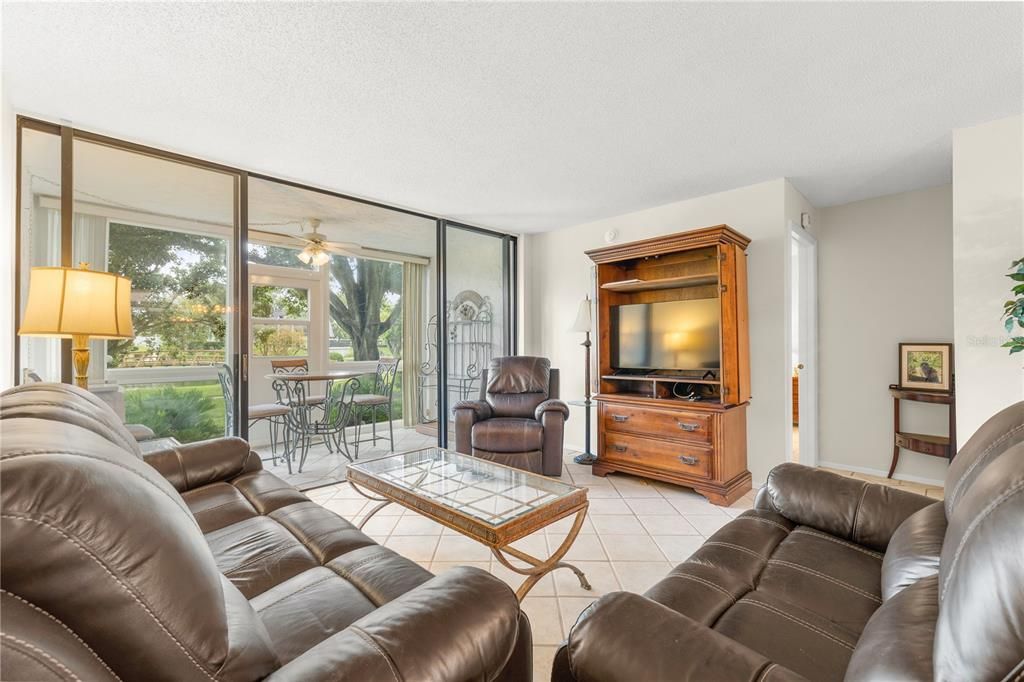 En Venta: $195,000 (2 camas, 1 baños, 880 Pies cuadrados)