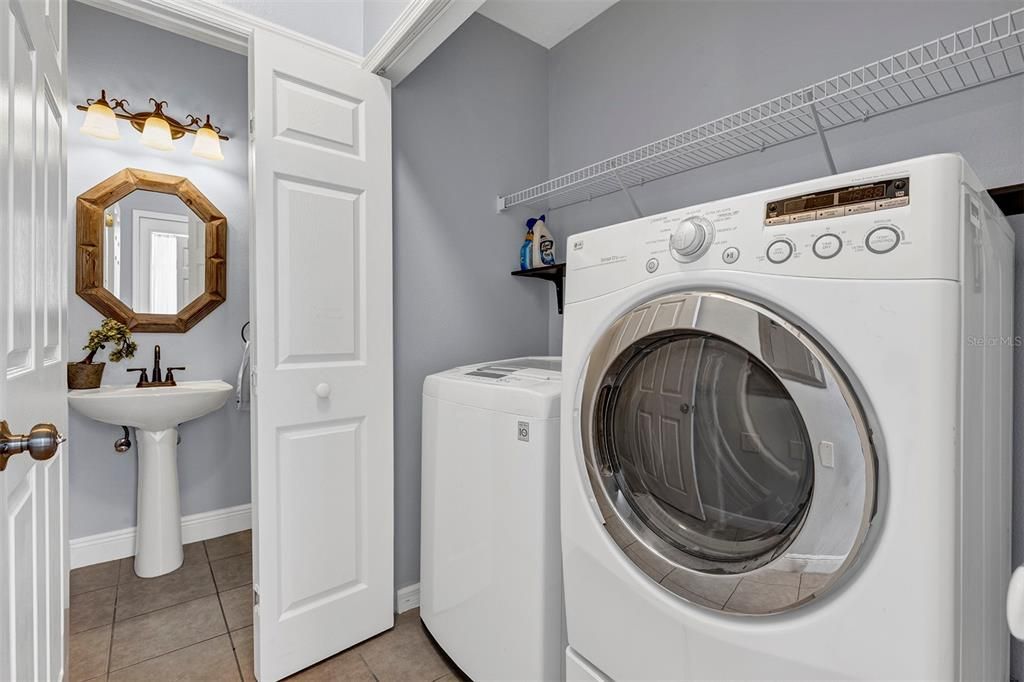 На продажу: $379,900 (3 спален, 2 ванн, 1560 Квадратных фут)