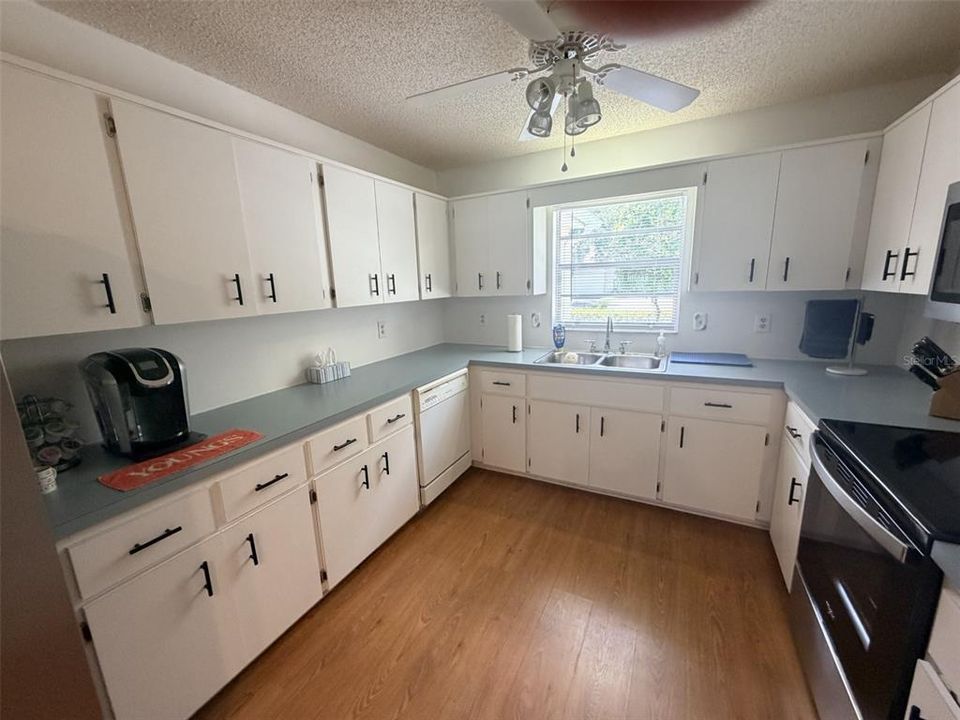 В аренду: $1,550 (2 спален, 2 ванн, 1530 Квадратных фут)