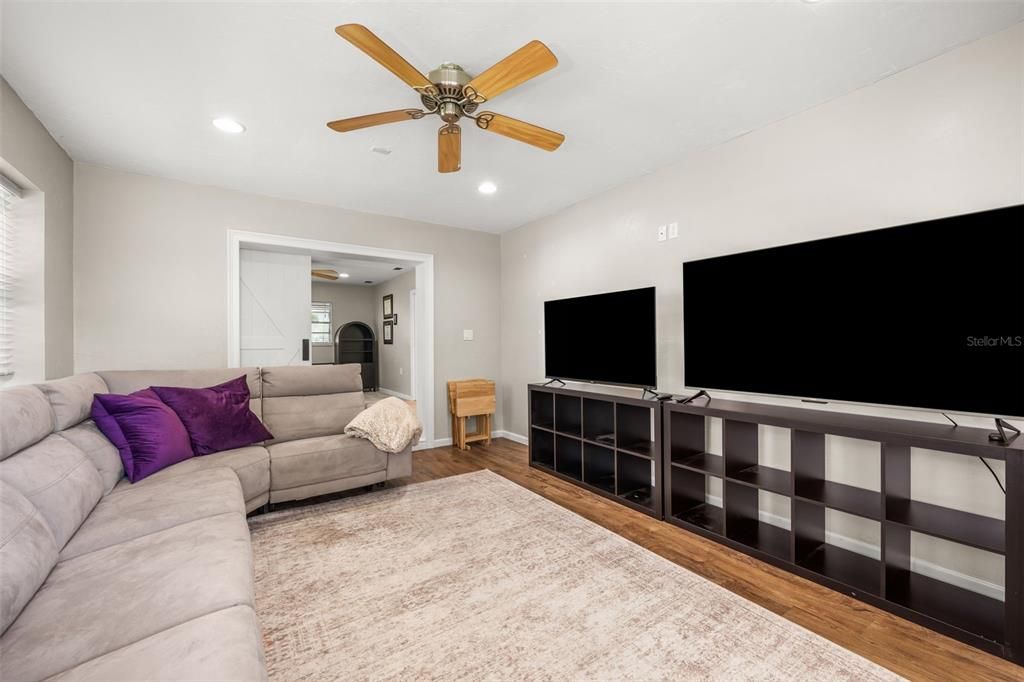 For Sale: $395,000 (3 beds, 2 baths, 1675 Square Feet)