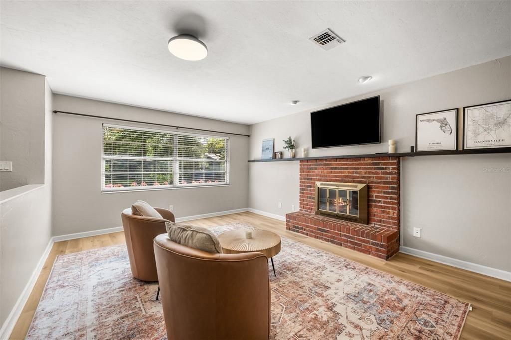 For Sale: $395,000 (3 beds, 2 baths, 1675 Square Feet)