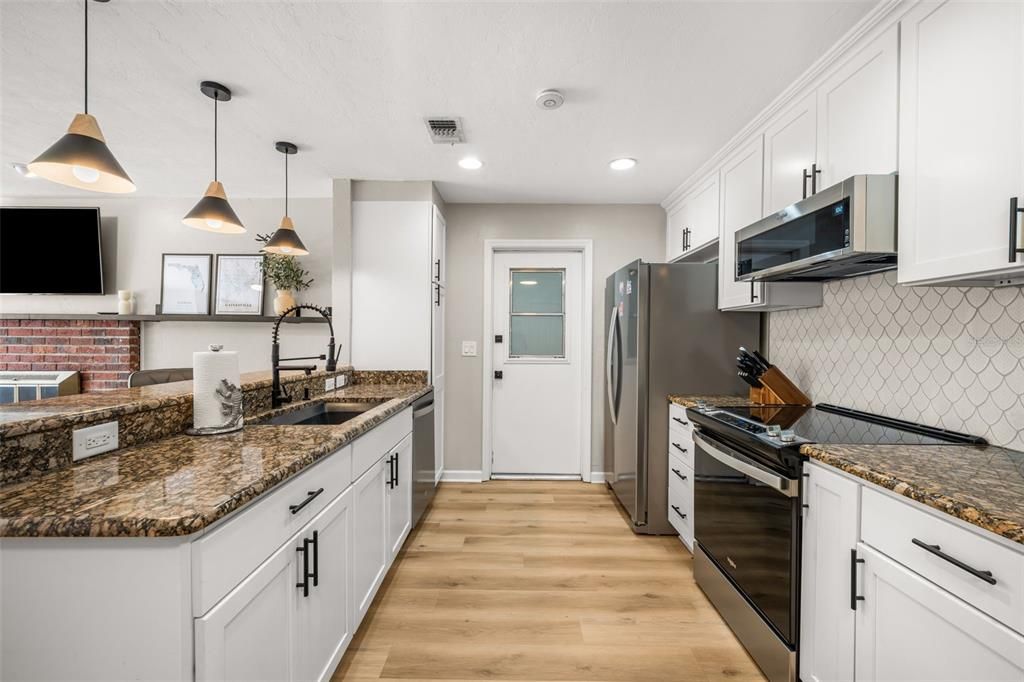 For Sale: $395,000 (3 beds, 2 baths, 1675 Square Feet)