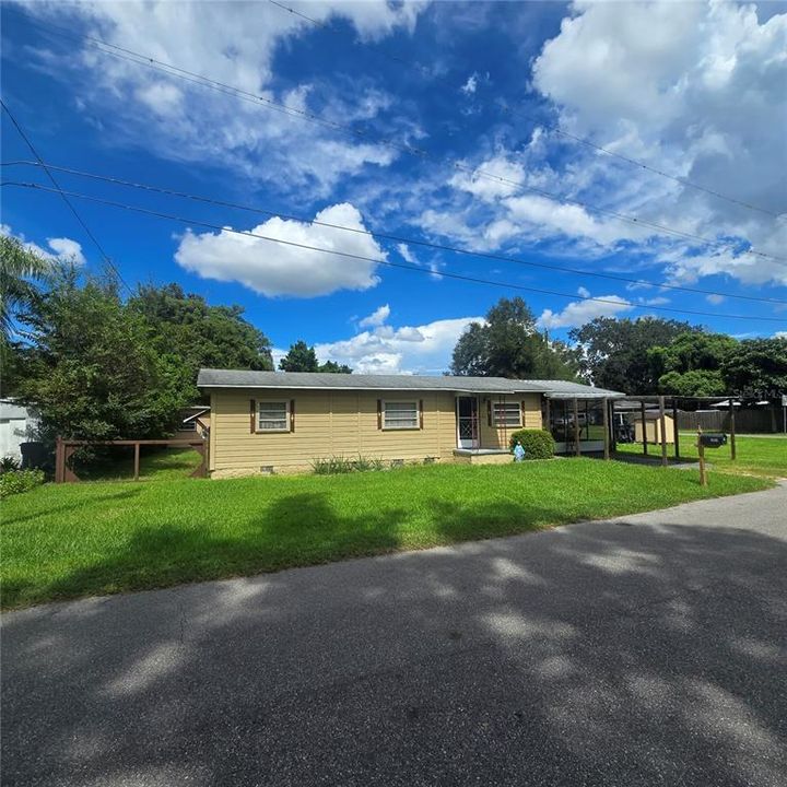 For Sale: $185,000 (3 beds, 1 baths, 840 Square Feet)