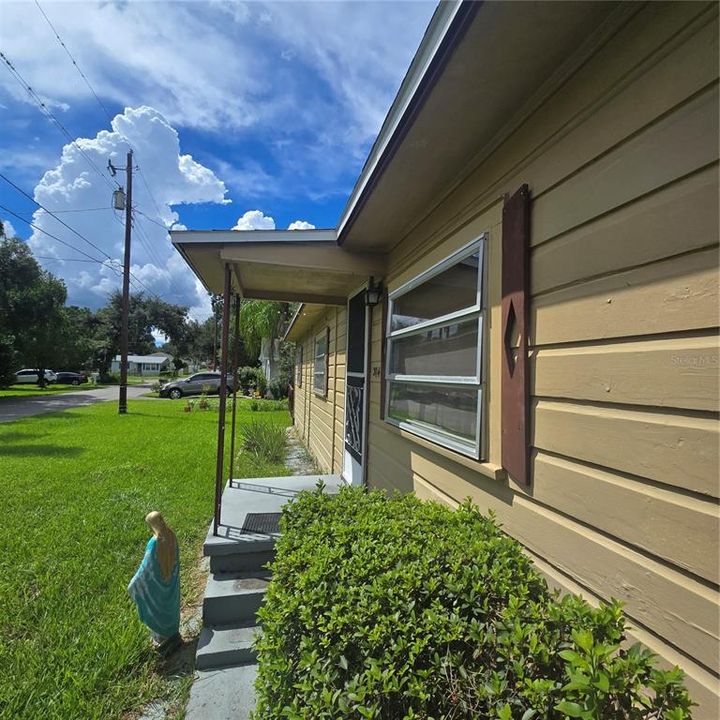 For Sale: $185,000 (3 beds, 1 baths, 840 Square Feet)