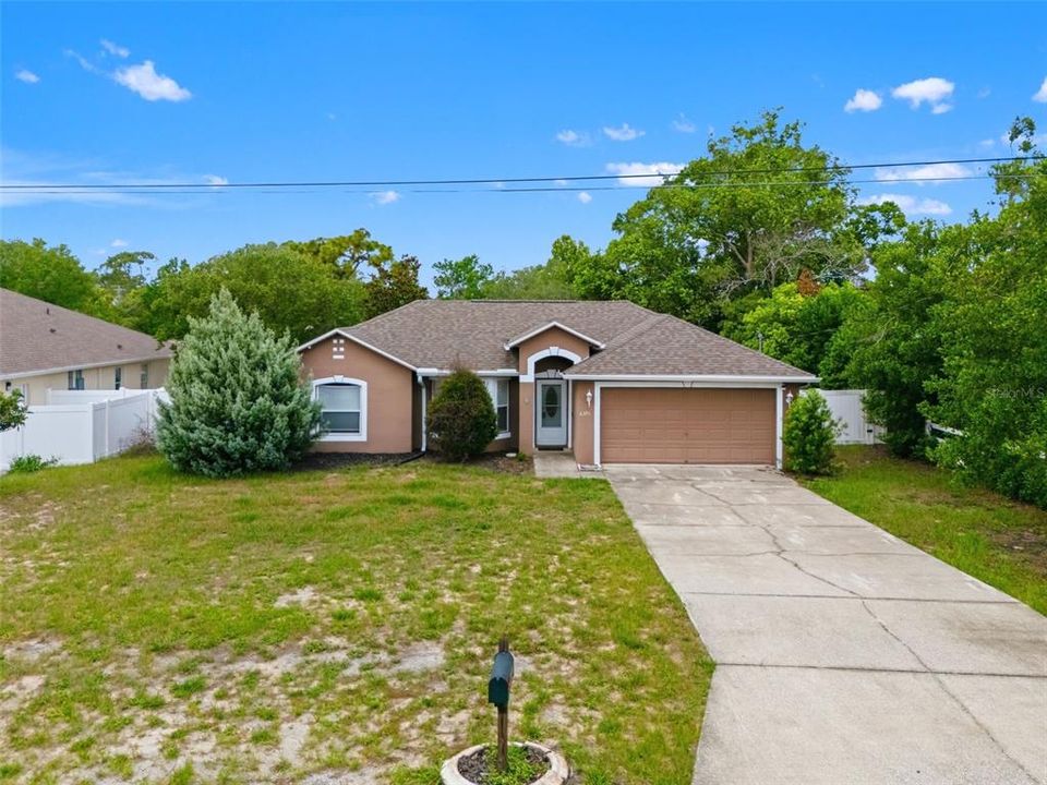 For Rent: $2,150 (4 beds, 2 baths, 1728 Square Feet)