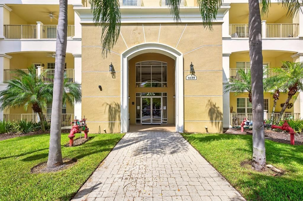 For Sale: $645,000 (3 beds, 2 baths, 2097 Square Feet)