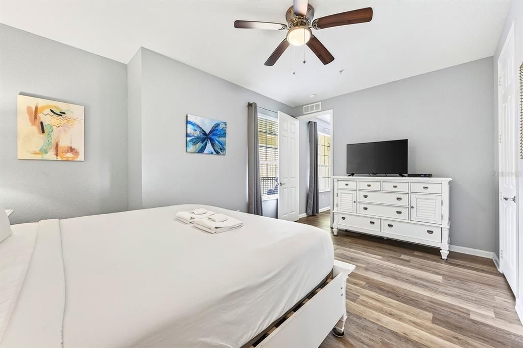 For Sale: $645,000 (3 beds, 2 baths, 2097 Square Feet)