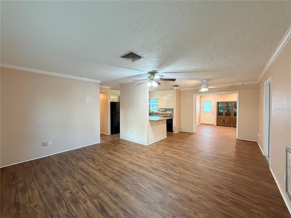 На продажу: $375,000 (3 спален, 2 ванн, 1188 Квадратных фут)