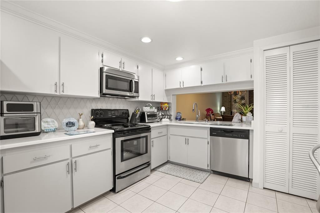For Sale: $195,000 (2 beds, 2 baths, 1472 Square Feet)