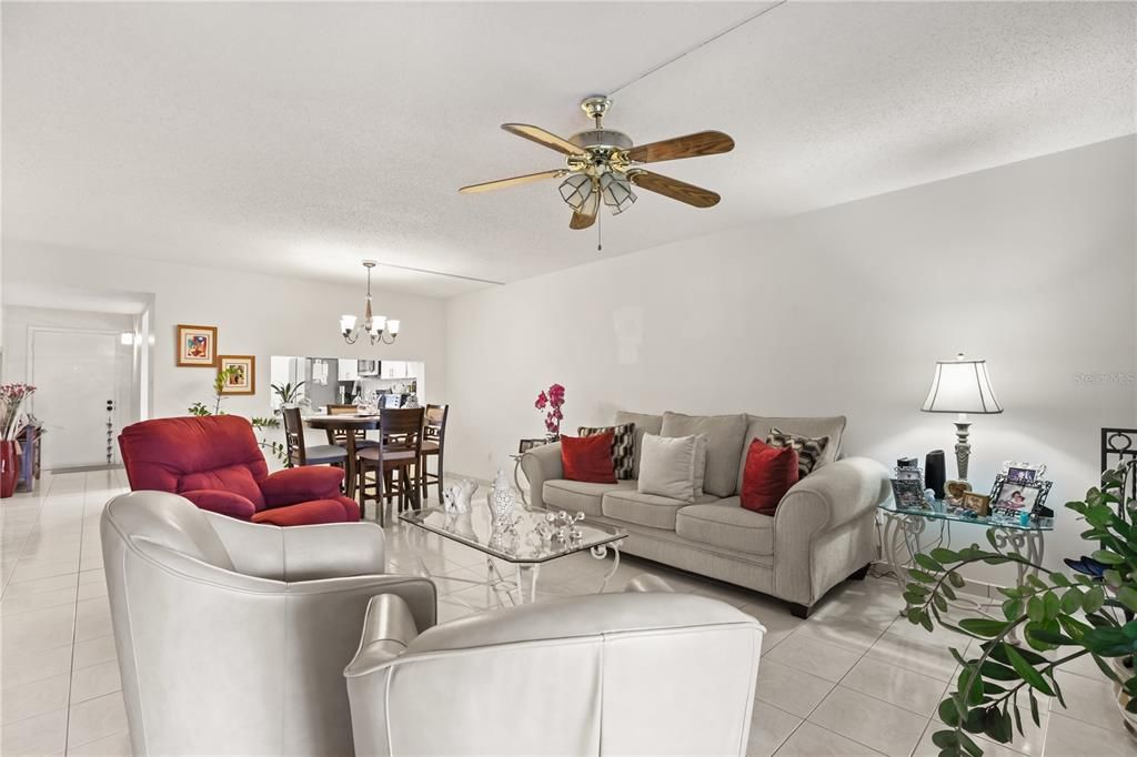 For Sale: $195,000 (2 beds, 2 baths, 1472 Square Feet)