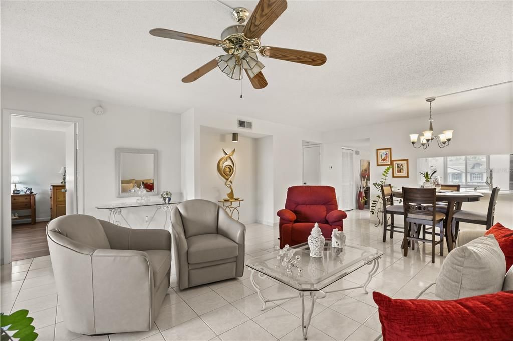 For Sale: $195,000 (2 beds, 2 baths, 1472 Square Feet)