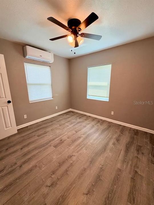 For Sale: $275,000 (3 beds, 1 baths, 777 Square Feet)