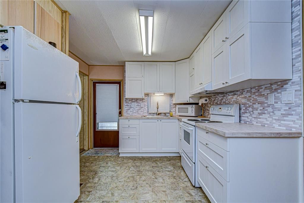 На продажу: $104,900 (2 спален, 2 ванн, 960 Квадратных фут)