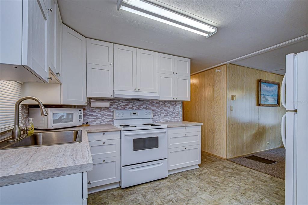 На продажу: $104,900 (2 спален, 2 ванн, 960 Квадратных фут)