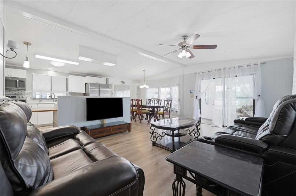 En Venta: $139,000 (2 camas, 2 baños, 1056 Pies cuadrados)