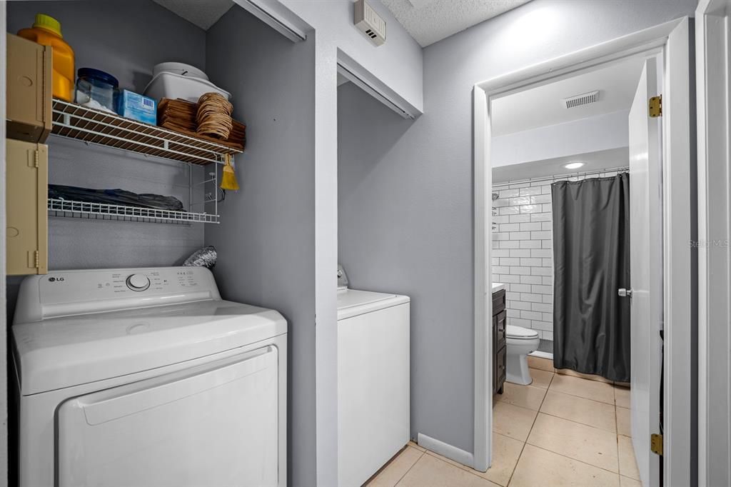 На продажу: $229,900 (2 спален, 2 ванн, 1078 Квадратных фут)