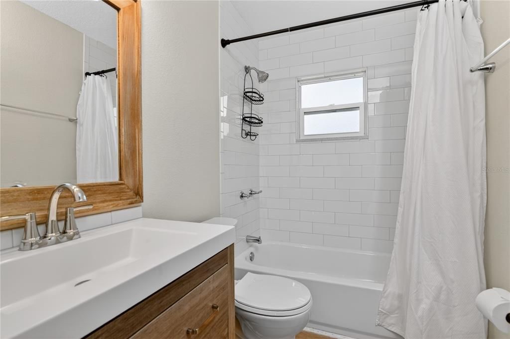 For Sale: $320,000 (3 beds, 2 baths, 1362 Square Feet)