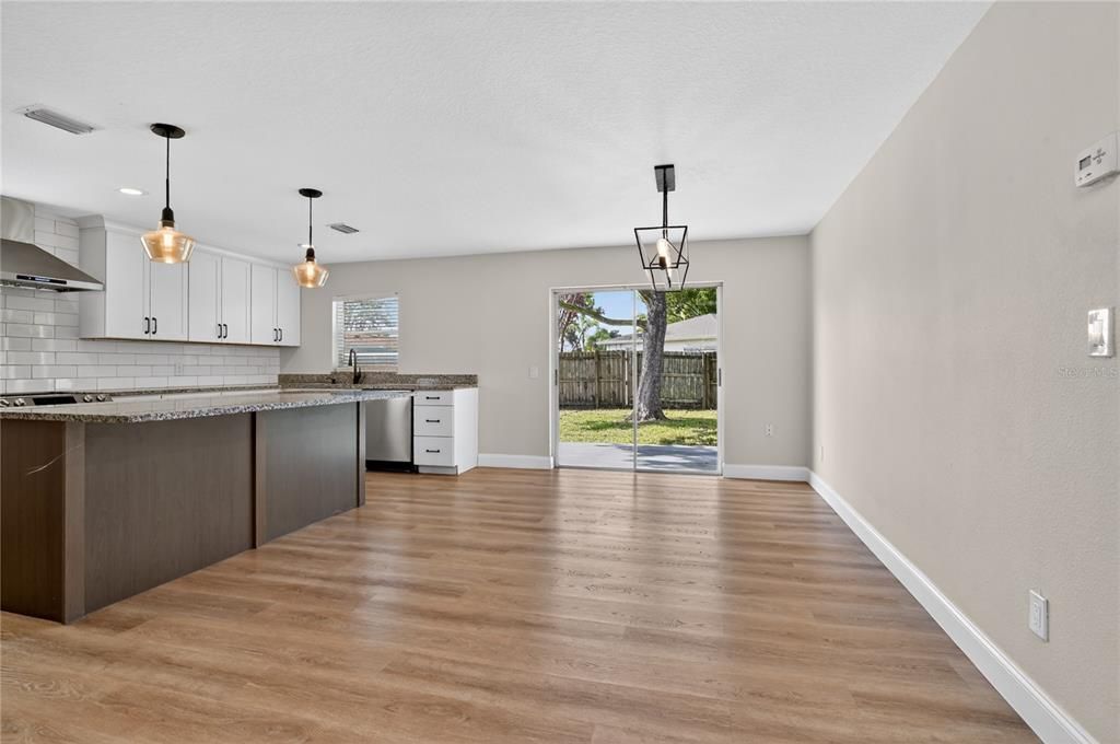 For Sale: $320,000 (3 beds, 2 baths, 1362 Square Feet)