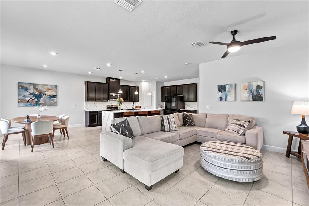 For Sale: $525,000 (5 beds, 4 baths, 3018 Square Feet)