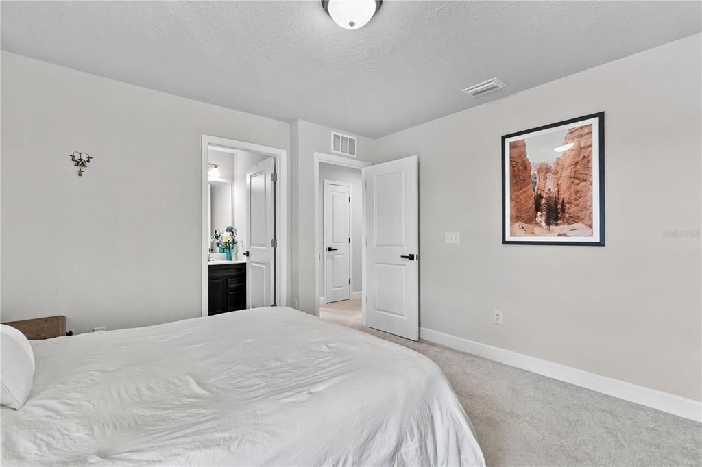 For Sale: $525,000 (5 beds, 4 baths, 3018 Square Feet)