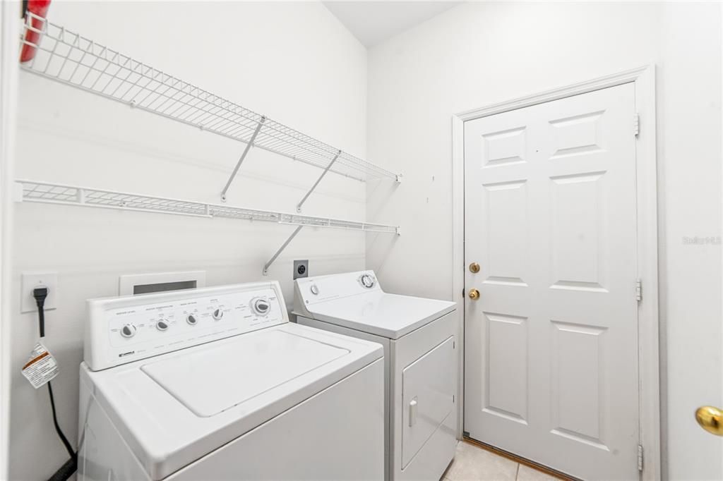 En Venta: $295,000 (3 camas, 2 baños, 1635 Pies cuadrados)