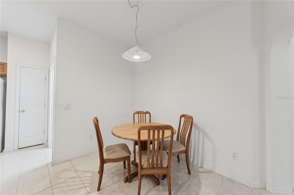En Venta: $295,000 (3 camas, 2 baños, 1635 Pies cuadrados)