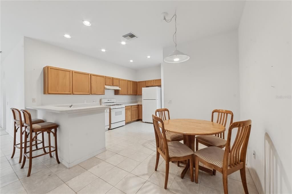 En Venta: $295,000 (3 camas, 2 baños, 1635 Pies cuadrados)