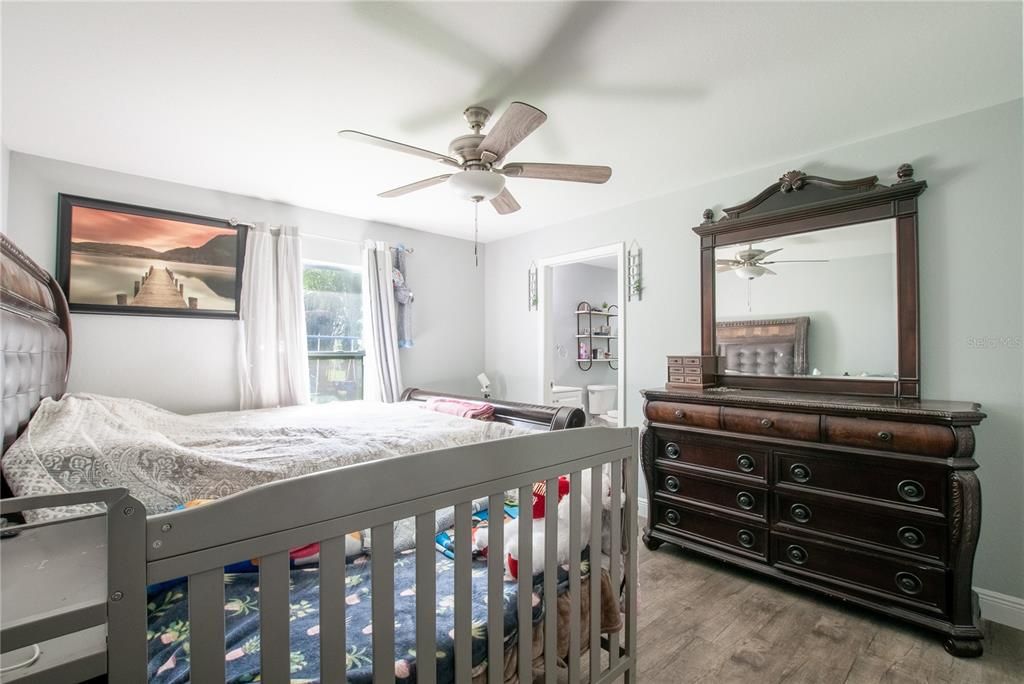 For Sale: $300,000 (4 beds, 2 baths, 1568 Square Feet)