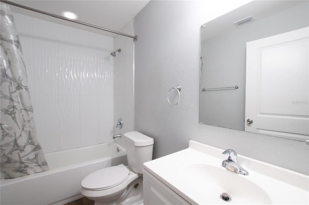 For Sale: $300,000 (4 beds, 2 baths, 1568 Square Feet)