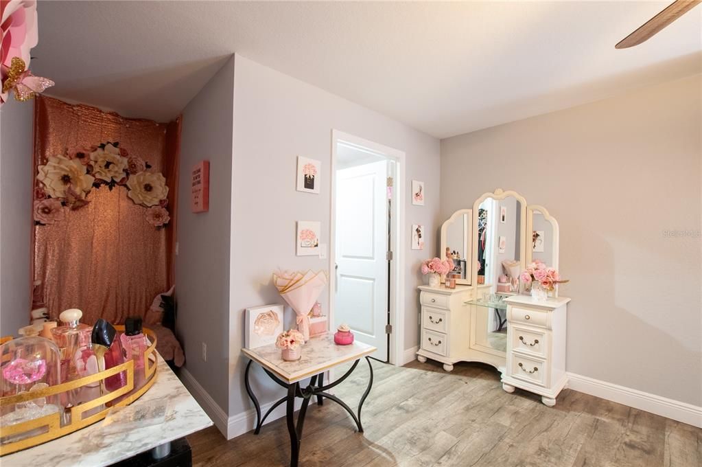 For Sale: $300,000 (4 beds, 2 baths, 1568 Square Feet)