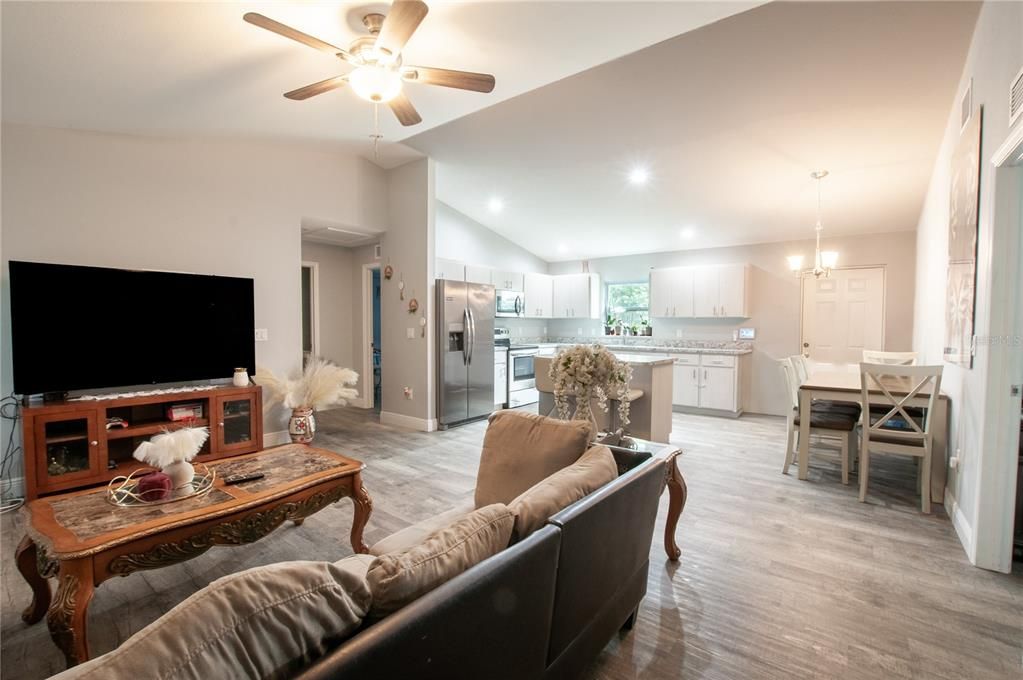 For Sale: $300,000 (4 beds, 2 baths, 1568 Square Feet)