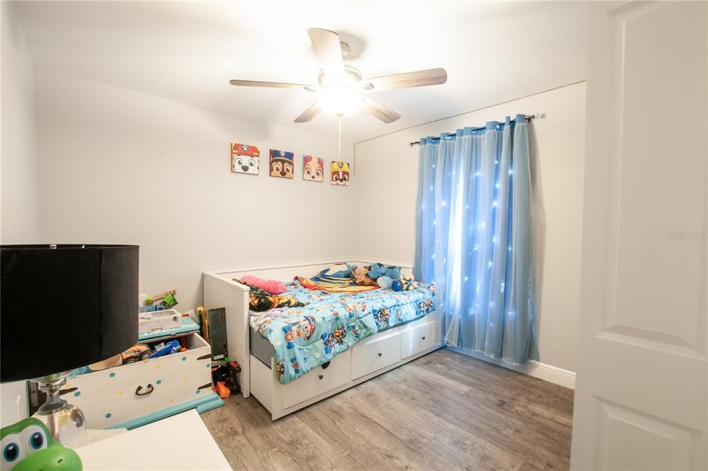 For Sale: $300,000 (4 beds, 2 baths, 1568 Square Feet)