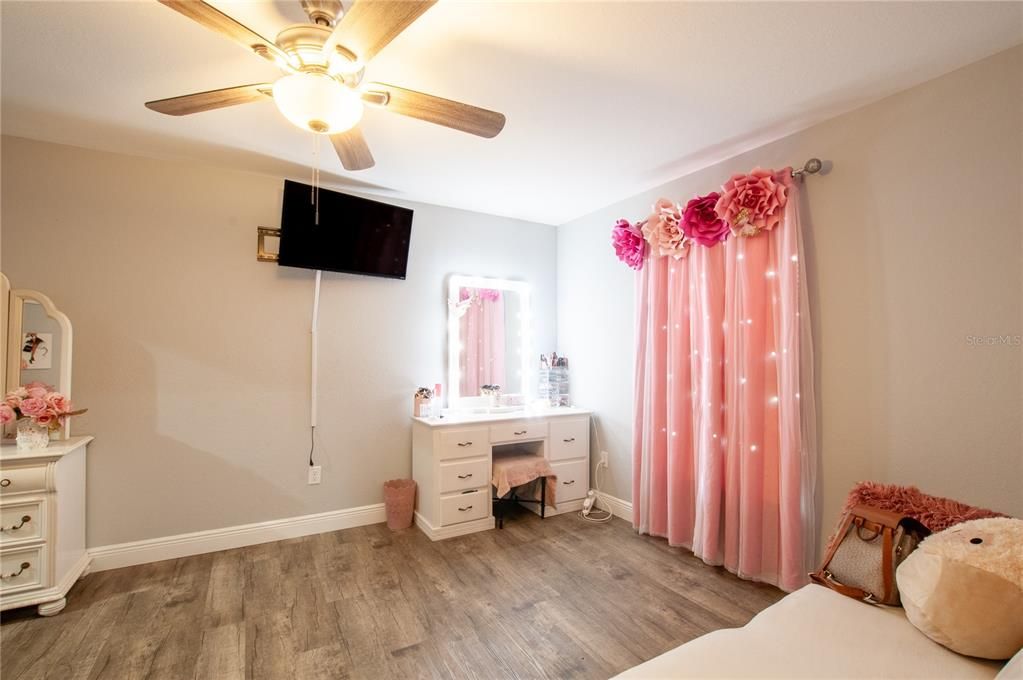 For Sale: $300,000 (4 beds, 2 baths, 1568 Square Feet)