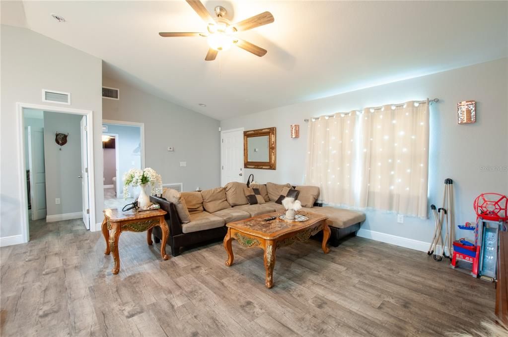 For Sale: $300,000 (4 beds, 2 baths, 1568 Square Feet)
