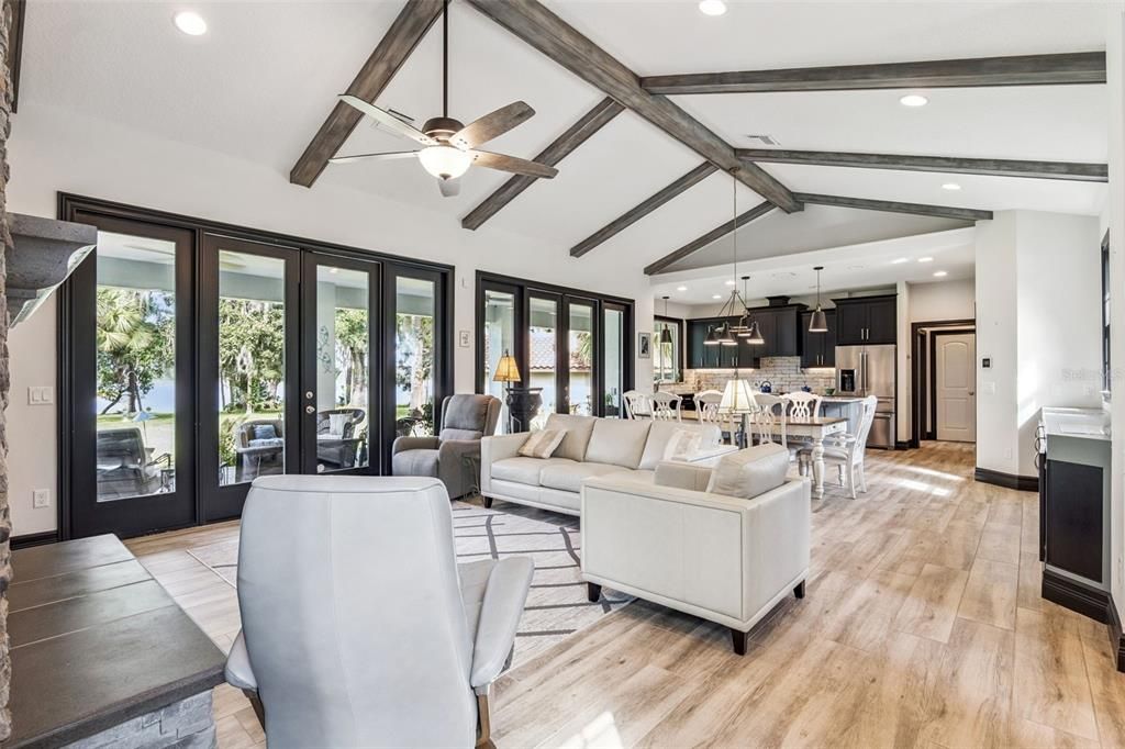 For Sale: $600,000 (2 beds, 2 baths, 2087 Square Feet)